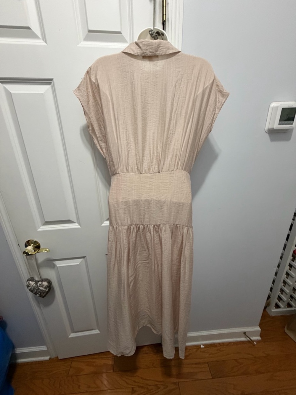 Women's Cream Button-Front tired Maxi Dress with Collar and Cap Sleeves size L - Picture 3 of 6